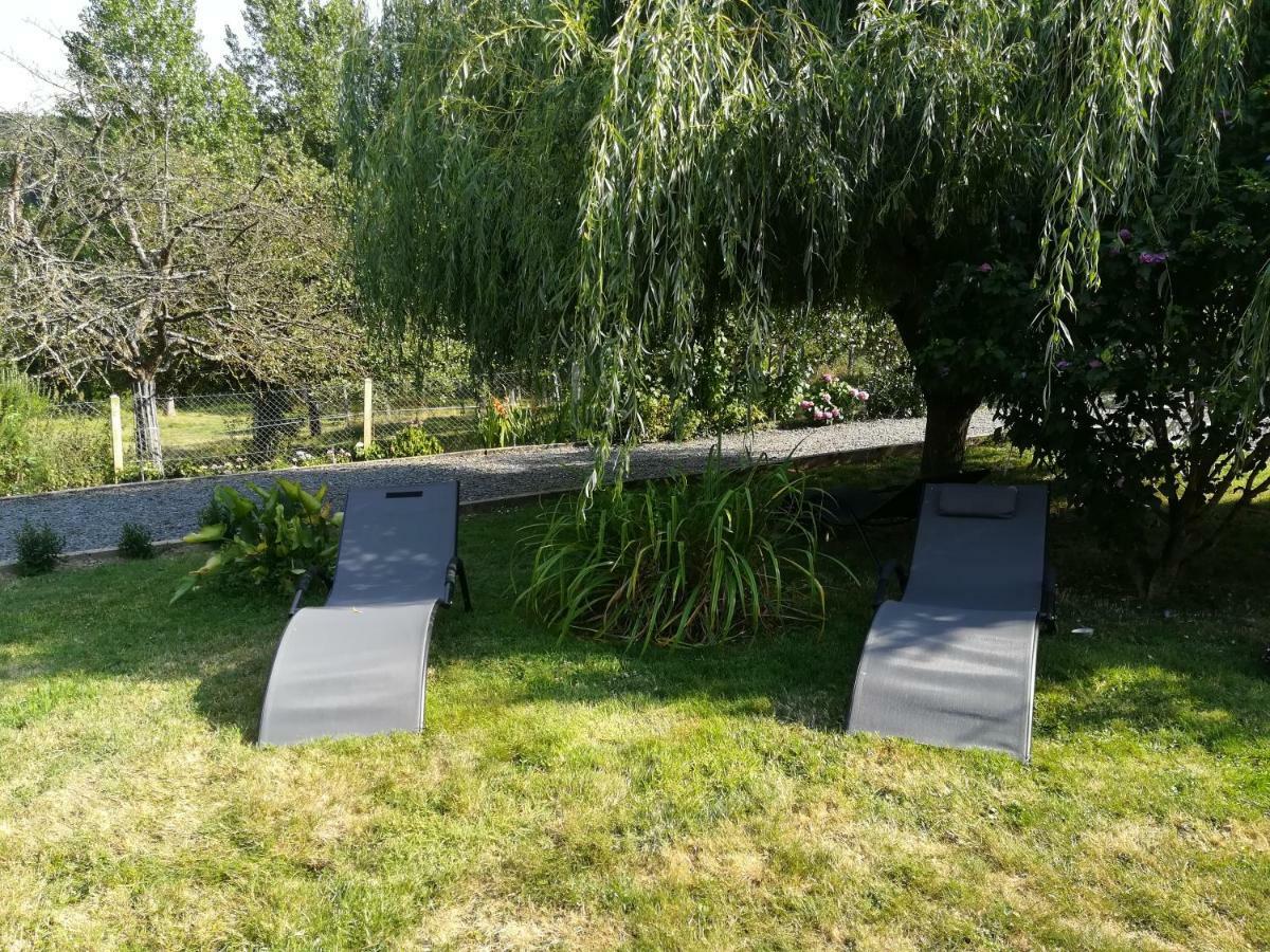 Le Clos Des Hortensias Toutainville Exteriör bild
